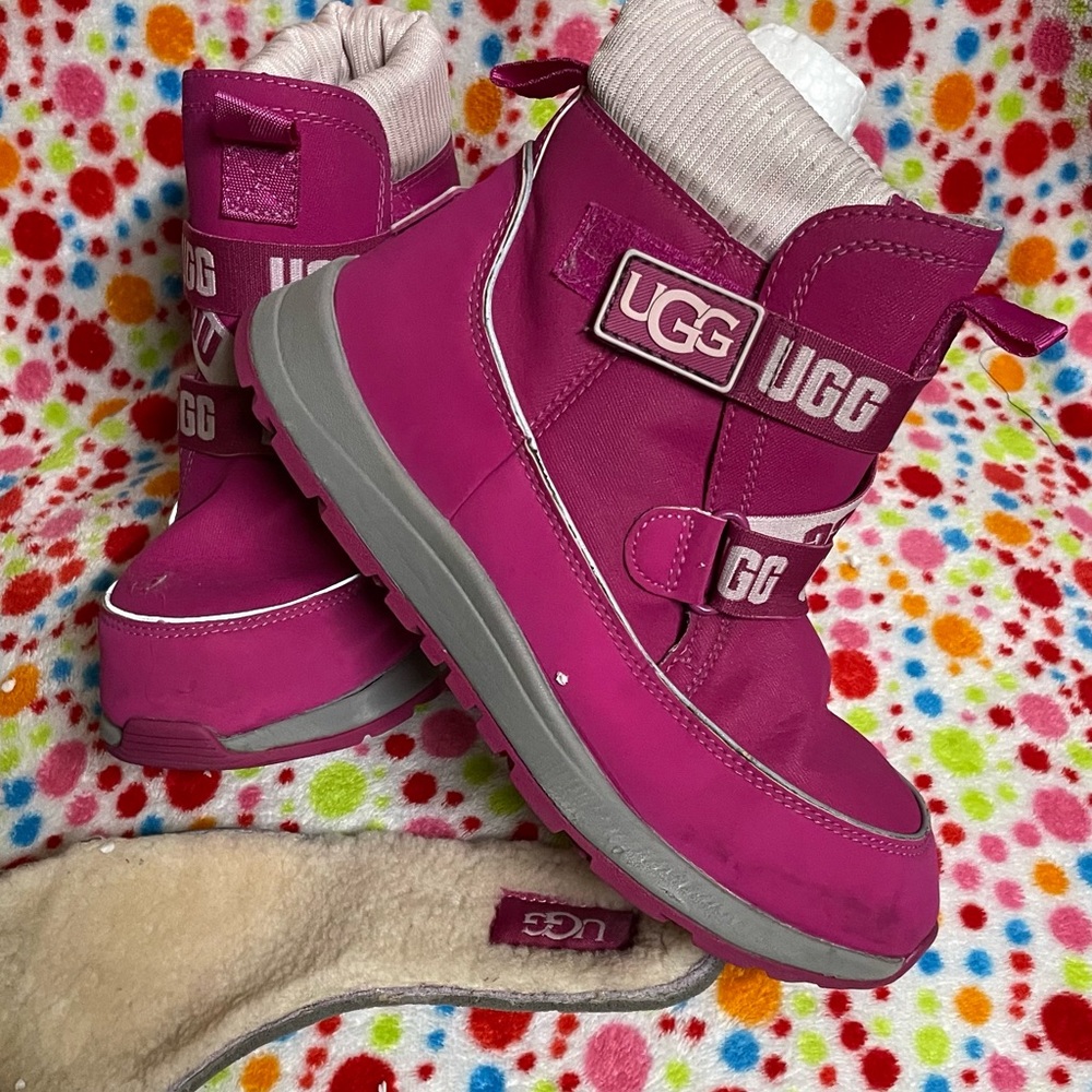 Girl Ugg winter